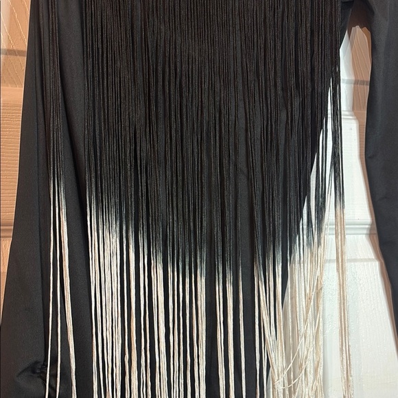 Chic Black and White Fringe Mini Dress One Sleeve Size L - Picture 5 of 5